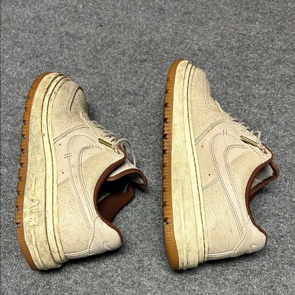 Nike Men's Beige and Brown Sneakers - Picture 4 of 6